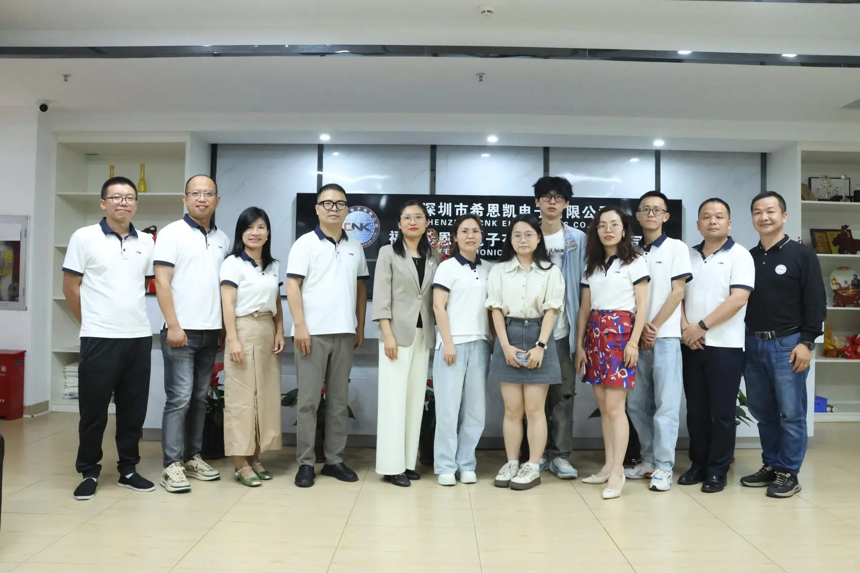 Shenzhen Technology University and CNK Electronics Forge New Paths in LCD Export Digital Marketing
